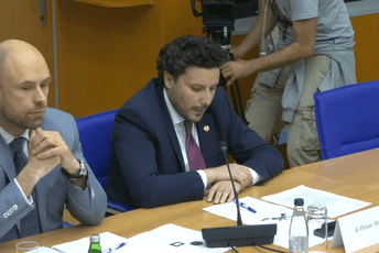 Abazović: Od kad se Vlada oslobodila dva problematična čovjeka, više nikakvih problema nema Abazović: Od kad se Vlada oslobodila dva problematična čovjeka, više nikakvih problema nema