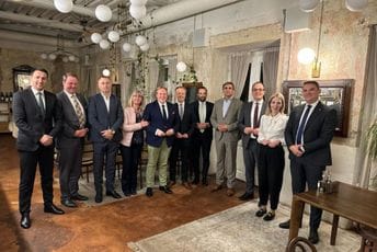 Predstavnici BS sa njemačkim parlamentarcima razgovarali o aktuelnoj političkoj situaciji u Crnoj Gori Predstavnici BS sa njemačkim parlamentarcima razgovarali o aktuelnoj političkoj situaciji u Crnoj Gori