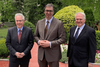 Vertikala zla Predsjednik Srbije u društvu ambasadora SAD u Beogradu i Sarajevu