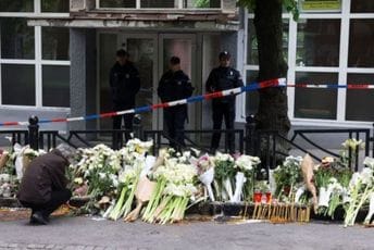 Oglasila se porodica dječaka koji je ubio 10 osoba u OŠ "Vladimir Ribnikar" Oglasila se porodica dječaka koji je ubio 10 osoba u OŠ "Vladimir Ribnikar"