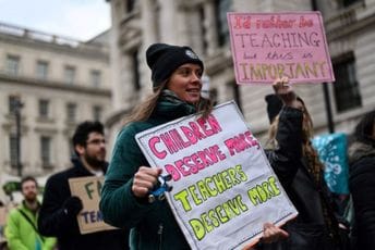 Protest u Londonu: Traže povećanje plata nastavnicima Protest u Londonu: Traže povećanje plata nastavnicima