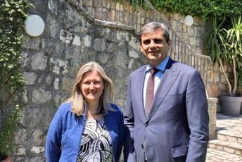 Ibrahimović s Medoks: Za Crnu Goru važno da dobije snažnu Vladu čiji će fokus biti reforme u skladu sa evropskom agendom Ibrahimović s Medoks: Za Crnu Goru važno da dobije snažnu Vladu čiji će fokus biti reforme u skladu sa evropskom agendom