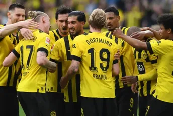 Nastavlja se trka za 'salataru': Borusija postigla šest golova i opet diše za vratom Bavarcima Nastavlja se trka za 'salataru': Borusija postigla šest golova i opet diše za vratom Bavarcima