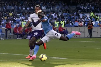 Osimen ne griješi dva puta: Napoli sa 'bijele tačke' do pobjede nad 'violom' na krcatom "Maradoni" Osimen ne griješi dva puta: Napoli sa 'bijele tačke' do pobjede nad 'violom' na krcatom "Maradoni"