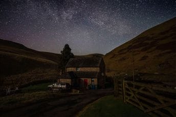 Žive u Engleskoj, a nemaju struju: Vjerovatno će još dugo biti u mraku Žive u Engleskoj, a nemaju struju: Vjerovatno će još dugo biti u mraku