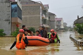 Velike poplave u Kini: Ugroženo sedam područja, evakuisano 14.000 ljudi Velike poplave u Kini: Ugroženo sedam područja, evakuisano 14.000 ljudi