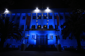 Zgrada predsjednika Crne Gore osvijetljena u bojama zastave EU Zgrada predsjednika Crne Gore osvijetljena u bojama zastave EU