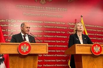 Sobotka: U Austriji parlament radi dok se ne izabere novi, Đurović:Skupština se ponaša restriktivno, sistemske zakone da donosi nova većina Sobotka: U Austriji parlament radi dok se ne izabere novi, Đurović:Skupština se ponaša restriktivno, sistemske zakone da donosi nova većina