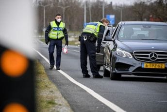 Njemačka: U sudaru autobusa i kamiona 35 povrijeđenih Njemačka: U sudaru autobusa i kamiona 35 povrijeđenih