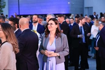 Popa: Sa Crnom Gorom dijelimo istu želju da gradimo slobodna i demokratska društva, potrebno jedinstvo i zajednički rad Popa: Sa Crnom Gorom dijelimo istu želju da gradimo slobodna i demokratska društva, potrebno jedinstvo i zajednički rad