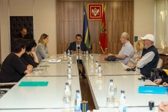 Opština Bar podržala NVO sektor sa više od 200.000 eura: Potpisani ugovori o finansiranju programa rada Opština Bar podržala NVO sektor sa više od 200.000 eura: Potpisani ugovori o finansiranju programa rada