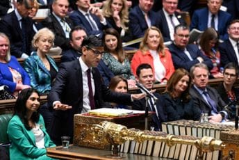 Velika Britanija odustala od ideje da do kraja godine ukloni 4.000 zakona EU Velika Britanija odustala od ideje da do kraja godine ukloni 4.000 zakona EU