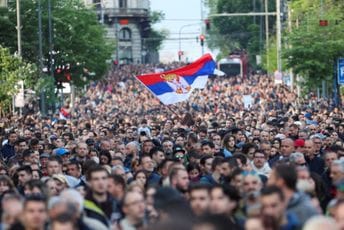 Večeras protest opozicije u Srbiji, najavljuju i blokadu Gazele Večeras protest opozicije u Srbiji, najavljuju i blokadu Gazele