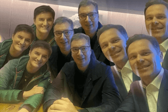 "Mnogo nas je više nego prošli put": Brnabić objavila fotošopiranu fotografiju "Mnogo nas je više nego prošli put": Brnabić objavila fotošopiranu fotografiju