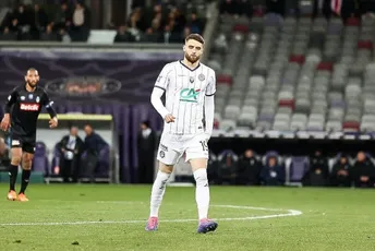 Nevjerovatno: Fudbaler iz BiH i još četiri prvotimca Tuluza ne žele da igraju zbog - duginih boja Nevjerovatno: Fudbaler iz BiH i još četiri prvotimca Tuluza ne žele da igraju zbog - duginih boja