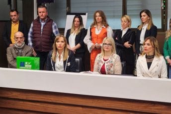 Pokret Možemo predao izbornu listu; Perović-Ivanović: Nema povlačenja i pristajanja na kompromise Pokret Možemo predao izbornu listu; Perović-Ivanović: Nema povlačenja i pristajanja na kompromise