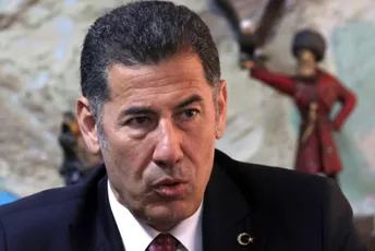 Trećeplasirani u prvom krugu Sinan Ogan podržao Erdogana Trećeplasirani u prvom krugu Sinan Ogan podržao Erdogana