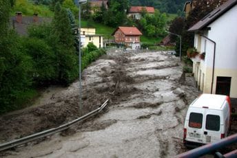 Velike poplave i u Sloveniji: Pokrenuto 16 klizišta Velike poplave i u Sloveniji: Pokrenuto 16 klizišta