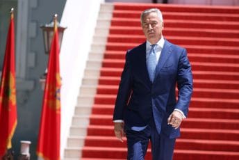 Đukanović: Odlaskom Dragoljuba Mićunovića Srbija i region ostali bez jednog od najistaknutijih pionira moderne demokratske misli