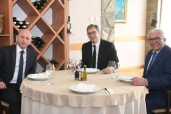 Doručak u Zeti sa Mandićem i Kneževićem: Vučić stigao u Crnu Goru