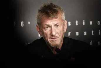 Šon Pen podržao holivudske scenariste koji štrajkuju Šon Pen podržao holivudske scenariste koji štrajkuju