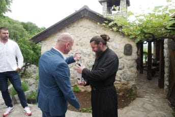 Knežević: Nećemo dozvoliti da ono što je izgrađeno 30. avgusta devalviraju strane ambasade Knežević: Nećemo dozvoliti da ono što je izgrađeno 30. avgusta devalviraju strane ambasade