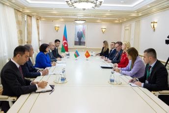 Đurović i Gafarova: Postoji veliki prostor za saradnju između Crne Gore i Azerbejdžana Đurović i Gafarova: Postoji veliki prostor za saradnju između Crne Gore i Azerbejdžana