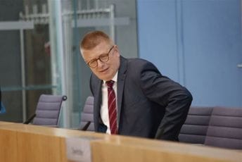 Uhapšeno troje osumnjičenih za pokušaj rušenja vlade Njemačke Uhapšeno troje osumnjičenih za pokušaj rušenja vlade Njemačke