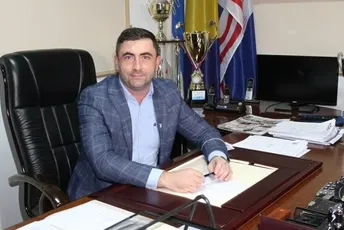 BiH: Gradonačelnik pješke krenuo u Banjaluku kako bi ministrima dostavio spisak potreba građana