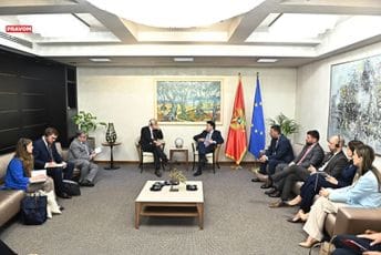 Abazović sa Morenom: Crna Gora je destinacija o kojoj se sanja Abazović sa Morenom: Crna Gora je destinacija o kojoj se sanja