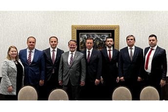 Nimanbegu sa američkim senatorima: Neophodna decentralizacija vlasti u pravcu zahtjeva Albanaca Nimanbegu sa američkim senatorima: Neophodna decentralizacija vlasti u pravcu zahtjeva Albanaca