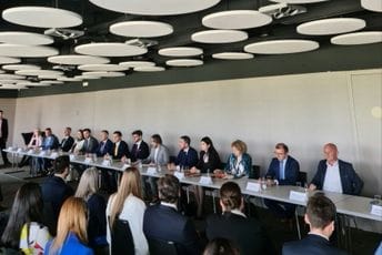 CDT: Sve partije se obavezale na nenasilnu i fer kampanju CDT: Sve partije se obavezale na nenasilnu i fer kampanju