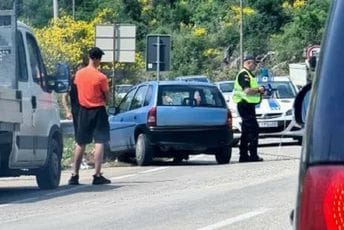Saobraćajna nezgoda na magistralnom putu Bar - Ulcinj Saobraćajna nezgoda na magistralnom putu Bar - Ulcinj