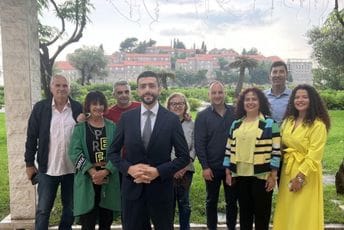 Živković: Obezbijedićemo političku stabilnost i bolji životni standard, pokrenućemo investicioni ciklus vrijedan milijardu eura Živković: Obezbijedićemo političku stabilnost i bolji životni standard, pokrenućemo investicioni ciklus vrijedan milijardu eura