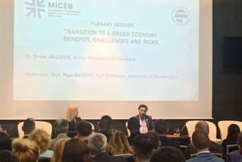 Abazović: Trebalo bi uvesti posebnu taksu za ulazak kruzera - veliki zagađivači moraju da plate Abazović: Trebalo bi uvesti posebnu taksu za ulazak kruzera - veliki zagađivači moraju da plate