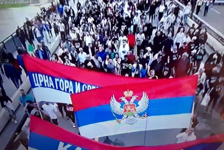 Uvrijeđen sam, tim se dičim Uvrijeđen sam, tim se dičim