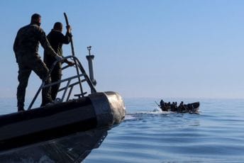 Italija: Vraćeni migranti koji su pokušali da pređu Sredozemno more Italija: Vraćeni migranti koji su pokušali da pređu Sredozemno more