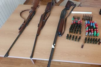 Cetinje: Pretresom oduzete puške i municija