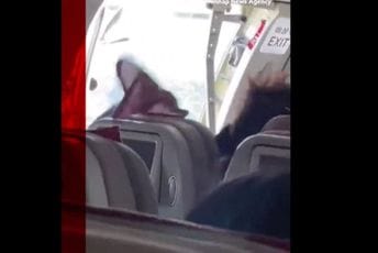Putnik koji je otvorio vrata aviona: Osjećao da se guši u kabini, htio brzo da izađe