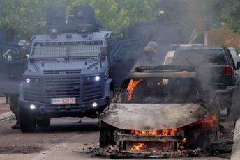 Više od 53 osobe povrijeđene u sukobima u Zvečanu