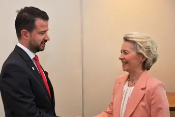 Fon der Lajen Milatoviću: Od suštinskog značaja da nastavite sa sprovođenjem reformi Fon der Lajen Milatoviću: Od suštinskog značaja da nastavite sa sprovođenjem reformi