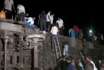 Katastrofa u Indiji: Najmanje 50 mrtvih i stotine povrijeđenih u teškoj željezničkoj nesreći