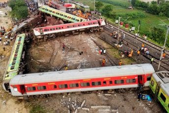 Više od 280 poginulih u najvećoj željezničkoj nesreći u Indiji