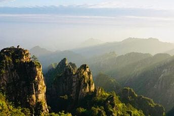 Kina: Obrušio se dio planine, poginulo 19 osoba
