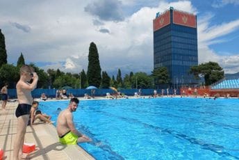 Počela ljetnja sezona na olimpijskom bazenu SC ,,Morača“: Rashlađenje svima prija