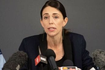 Bivša novozelandska premijerka odlikovana za vođenje zemlje u kriznim vremenima Bivša novozelandska premijerka odlikovana za vođenje zemlje u kriznim vremenima