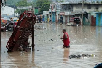 Više od 40 žrtava poplava na Haitiju, hiljade ljudi pogođene