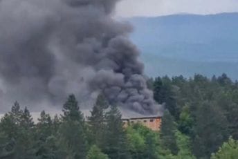 Berane: U objektima bivše fabrike celuloze izbio požar