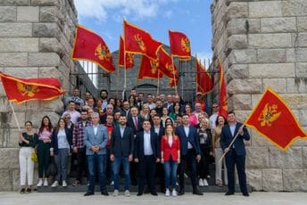 SDP biračima: U ovom haosu naših pet poslanika napraviće više za stabilnu, suverenu i evropsku Crnu Goru nego nečijih 20 SDP biračima: U ovom haosu naših pet poslanika napraviće više za stabilnu, suverenu i evropsku Crnu Goru nego nečijih 20