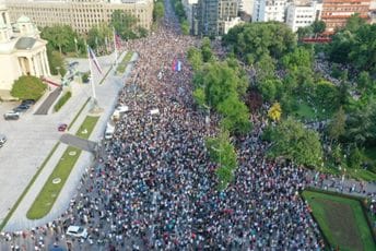 U Beogradu i danas desetine hiljada ljudi, obratila im se i Seka Sablić
